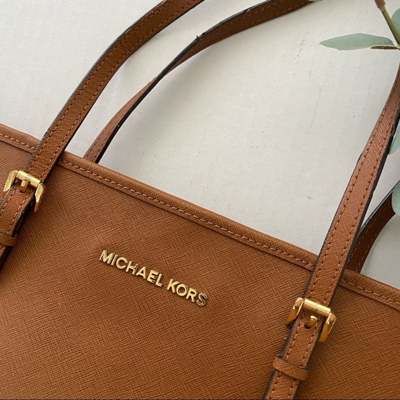 MICHAEL KORS Women’s O/S Camel Brown Medium Leather Tote Purse - Picture 10 of 12
